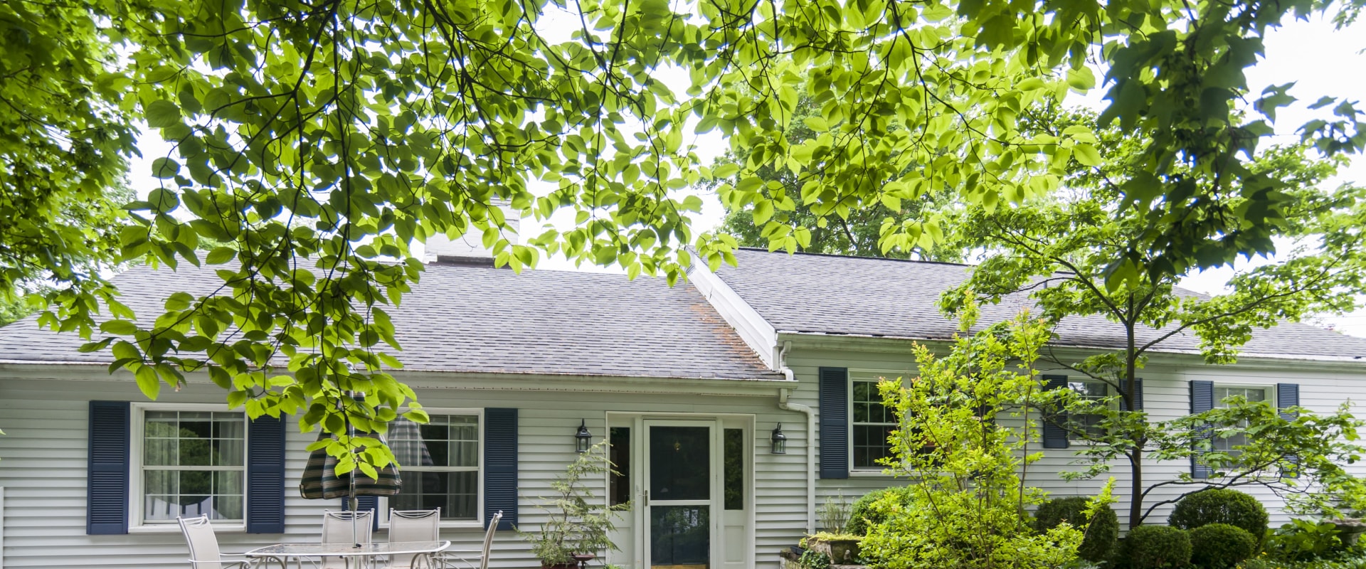 At what age do most people buy house?